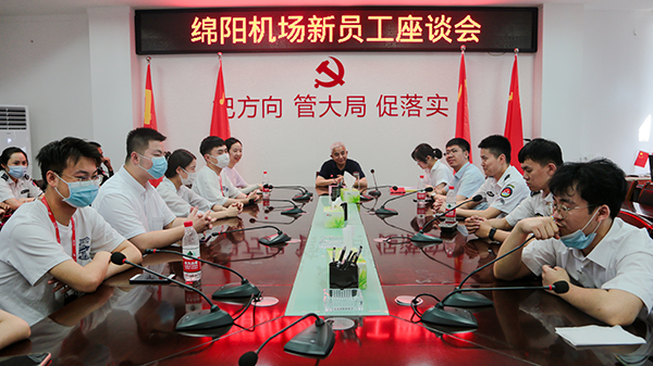 “助力鄉(xiāng)村振興，踐行艱苦奮斗” 將新員工黨性教育活動(dòng)搬到對(duì)口幫扶村4.jpg